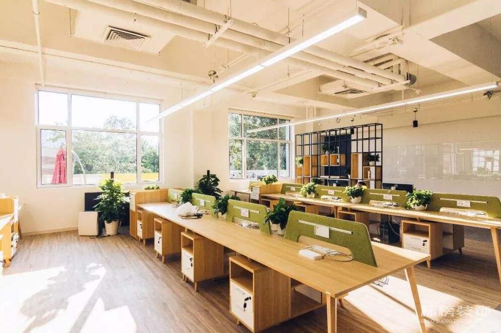 深圳辦公室裝修完成后如何進(jìn)行保潔工作？